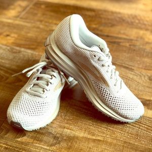 Brooks Revel DNA running shoes